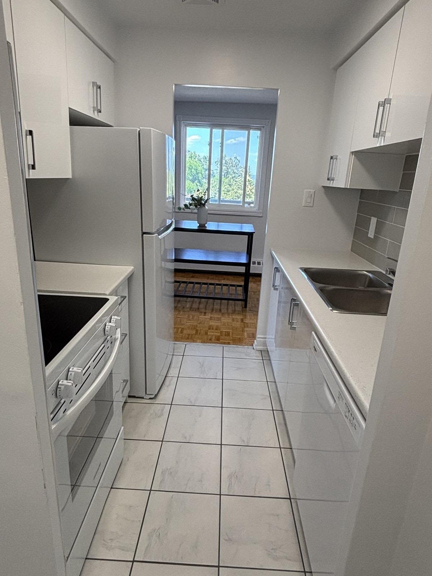 501-1 Bernick Drive, Barrie, ON, L4M 5K1 - 2
