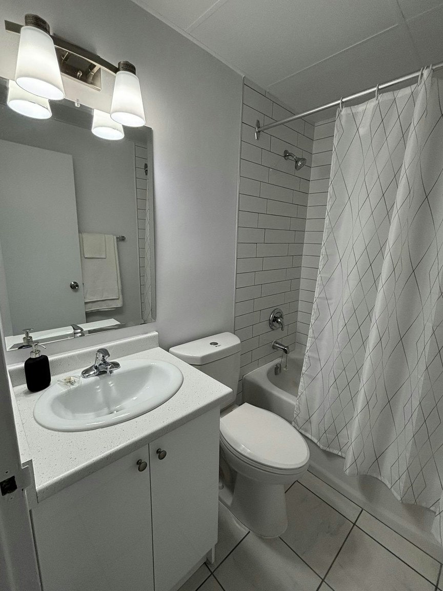 211-1 Bernick Drive, Barrie, ON, L4M 5K1 - 2