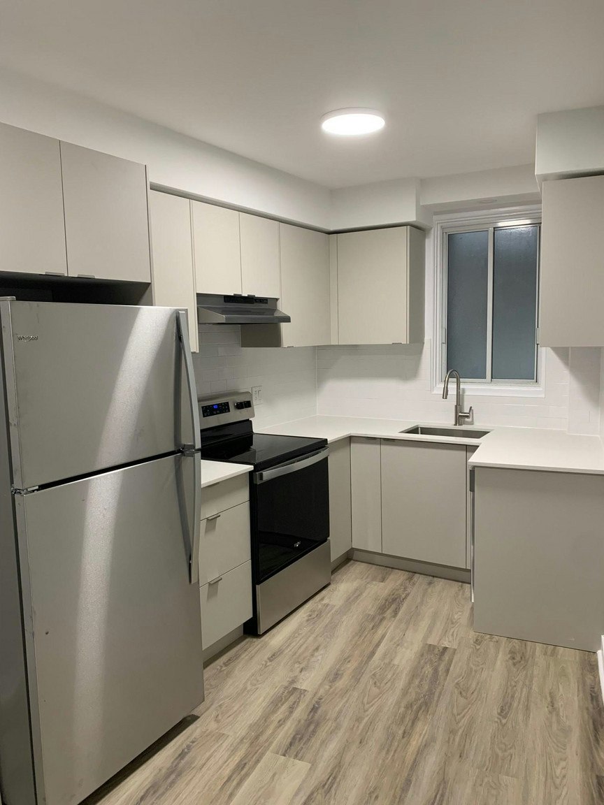 Real Estate Listings & Houses for Rent near Académie Saint-Clément - REW