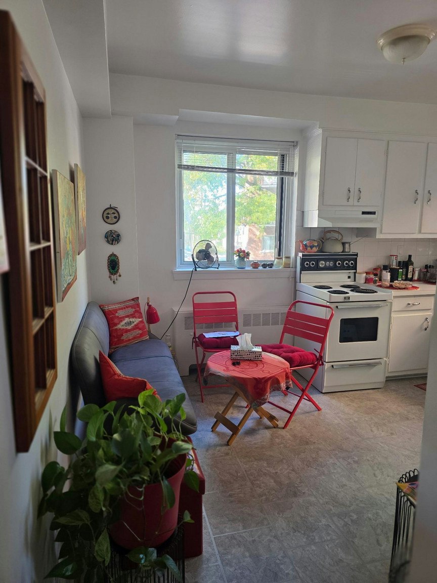 1255 Sherwood Crescent, Mont-Royal, QC, H3R 3C4 - 3