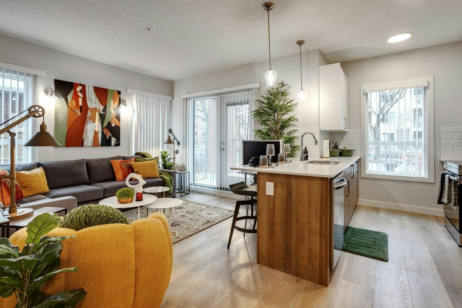 102-10231 120 Street NW, Edmonton, AB, T5K 2A4