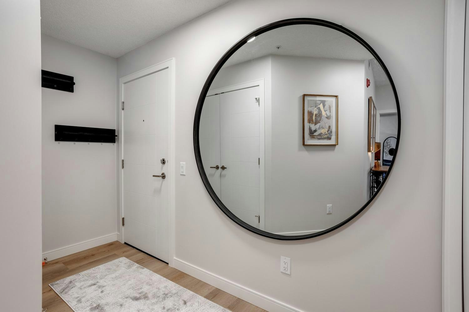 102-10231 120 Street NW, Edmonton, AB, T5K 2A4 - 4