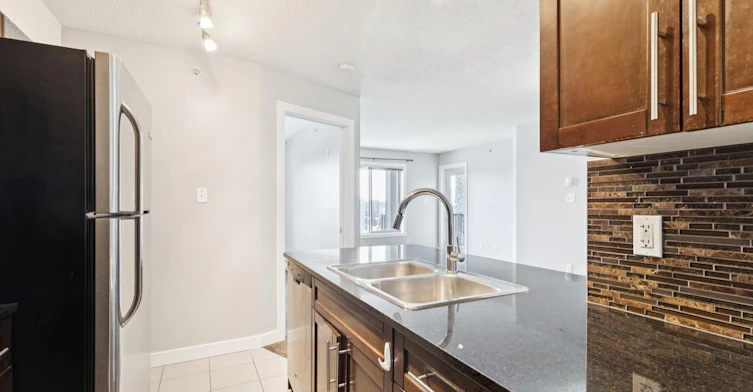 11804 22 Avenue, Edmonton, AB, T6W 2A2 - 8