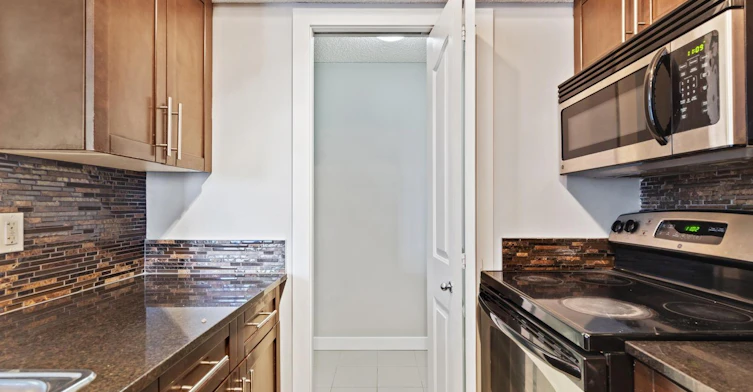 11804 22 Avenue, Edmonton, AB, T6W 2A2 - 7