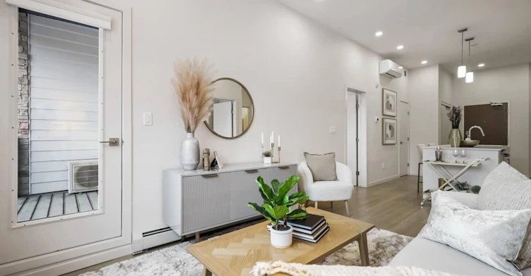 8231 19 Avenue SW, Calgary, AB, T3H 6L6