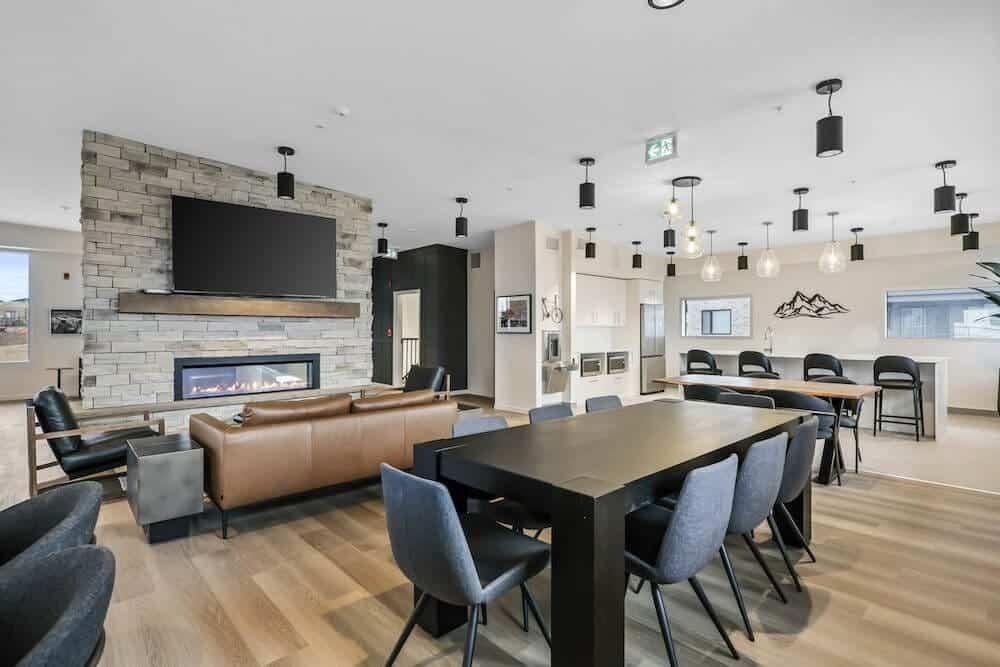 8231 19 Avenue SW, Calgary, AB, T3H 6L6 - 9