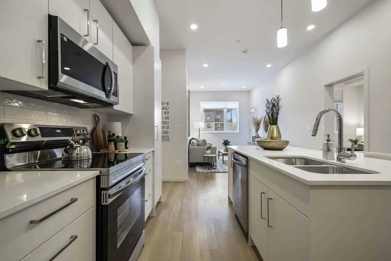8231 19 Avenue SW, Calgary, AB, T3H 6L6 - 4