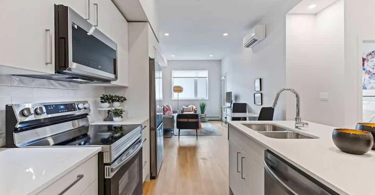 8231 19 Avenue SW, Calgary, AB, T3H 6L6 - 2