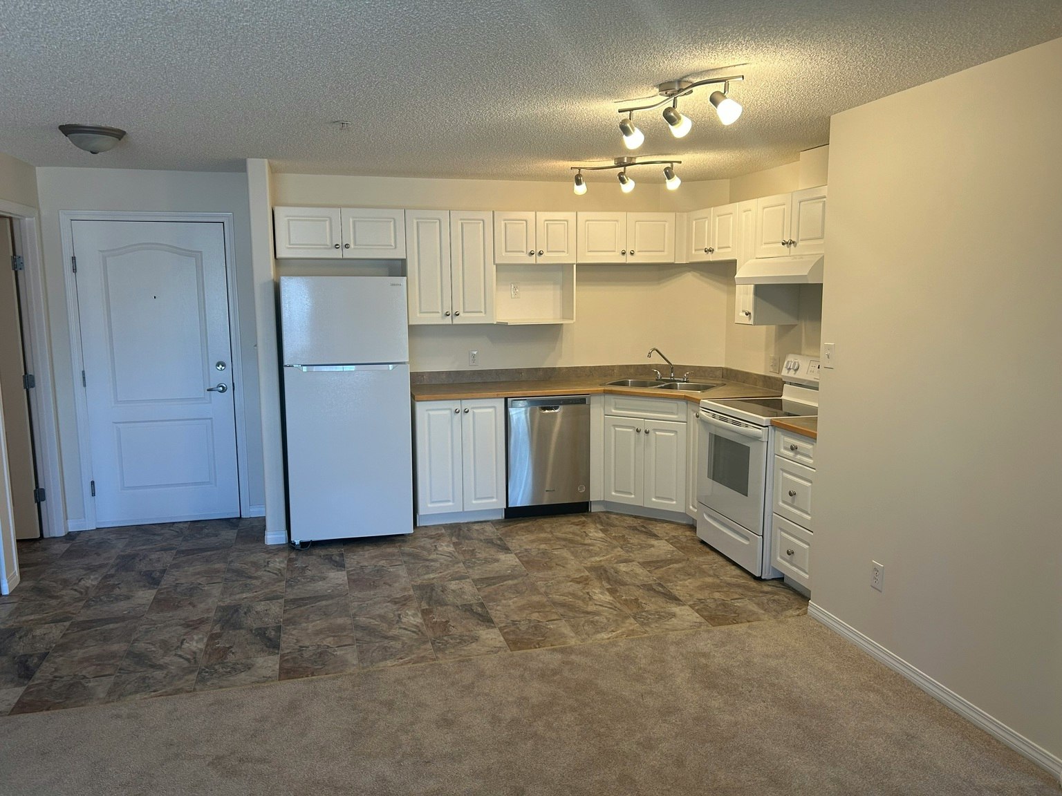 5350 199 Street Nw, Edmonton, AB, T6M 0A4 - 4