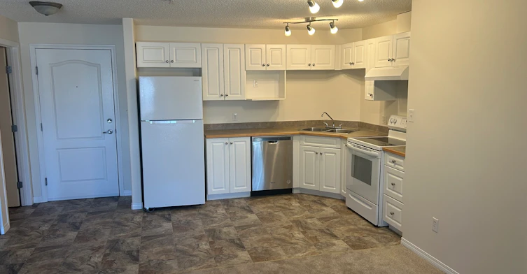 5350 199 Street Nw, Edmonton, AB, T6M 0A4 - 4