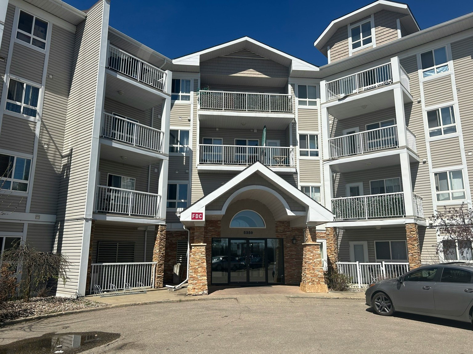 5350 199 Street Nw, Edmonton, AB, T6M 0A4 - 2