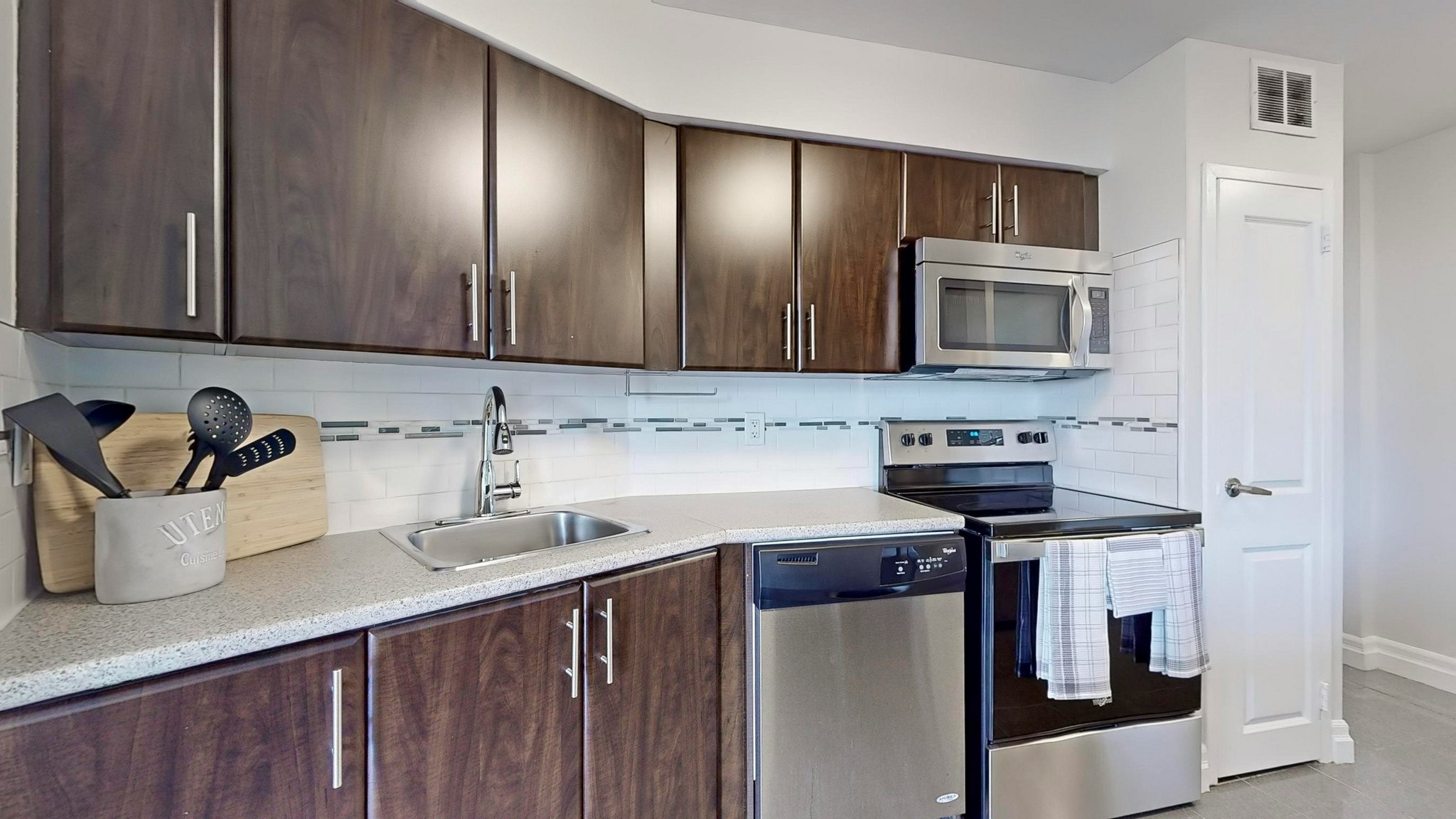0803-60 Exeter Road, Ajax, ON, L1S 2K2
