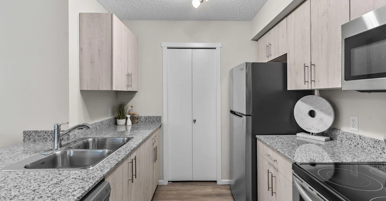 1-111-3170 Cameron Heights Way NW, Edmonton, AB, T6M 1N5 - 5