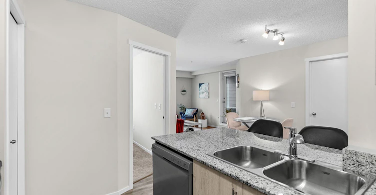 1-111-3170 Cameron Heights Way NW, Edmonton, AB, T6M 1N5 - 4