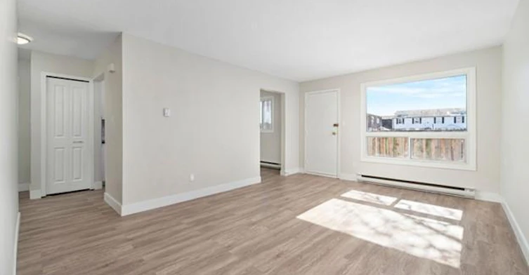 0065-100 Rideau Street, Oshawa, ON, L1J 6P5 - 6