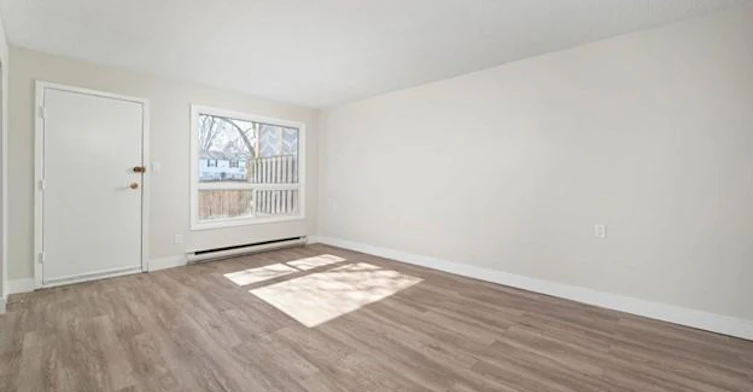0065-100 Rideau Street, Oshawa, ON, L1J 6P5 - 8