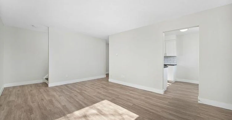 0065-100 Rideau Street, Oshawa, ON, L1J 6P5 - 5