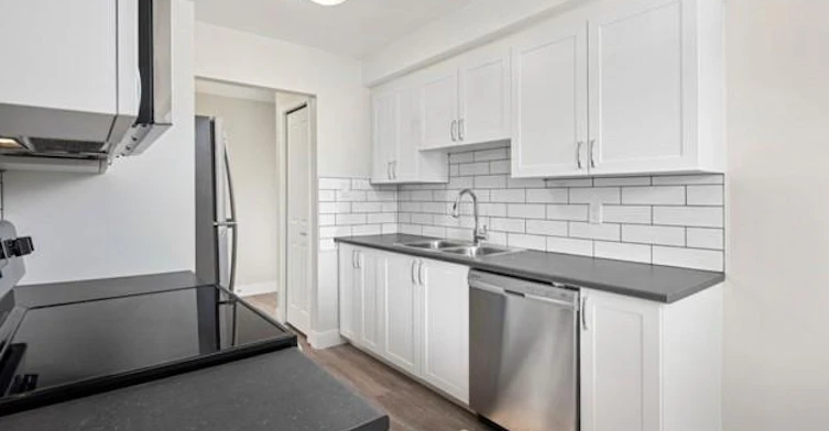 0065-100 Rideau Street, Oshawa, ON, L1J 6P5 - 4