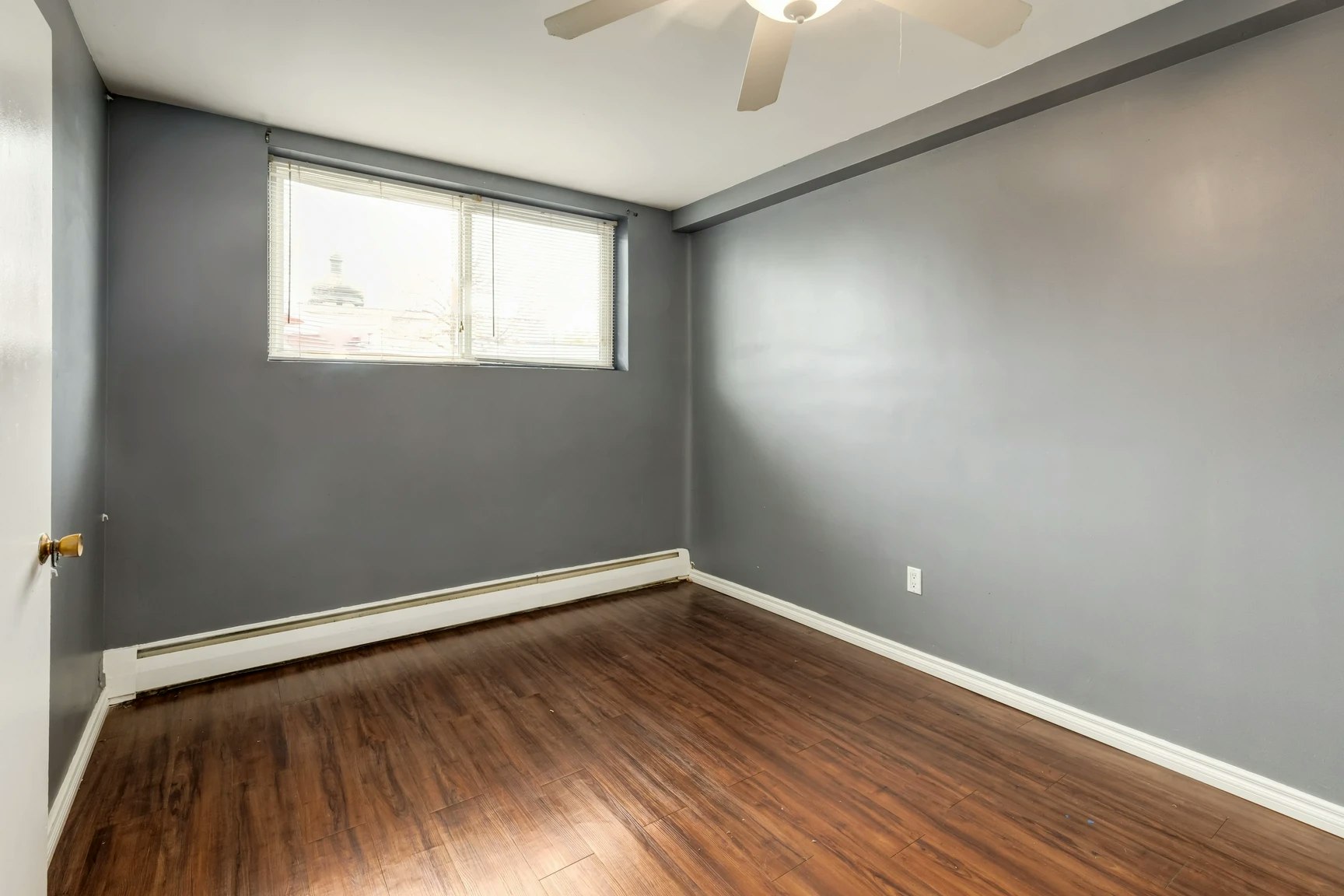 004-10955 106 Street, Edmonton, AB, T5H 2Y3 - 12