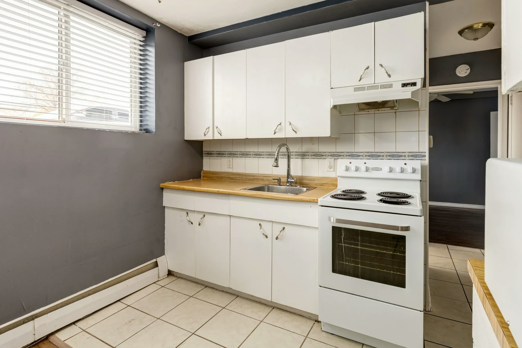 004-10955 106 Street, Edmonton, AB, T5H 2Y3 - 3