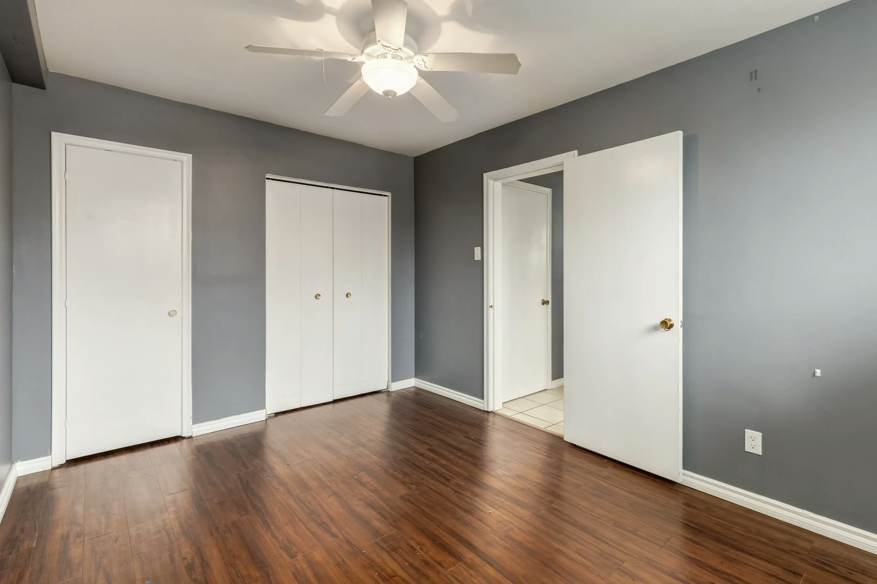 004-10955 106 Street, Edmonton, AB, T5H 2Y3 - 8