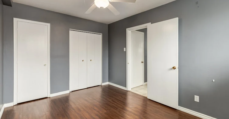004-10955 106 Street, Edmonton, AB, T5H 2Y3 - 8