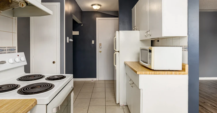 004-10955 106 Street, Edmonton, AB, T5H 2Y3 - 5