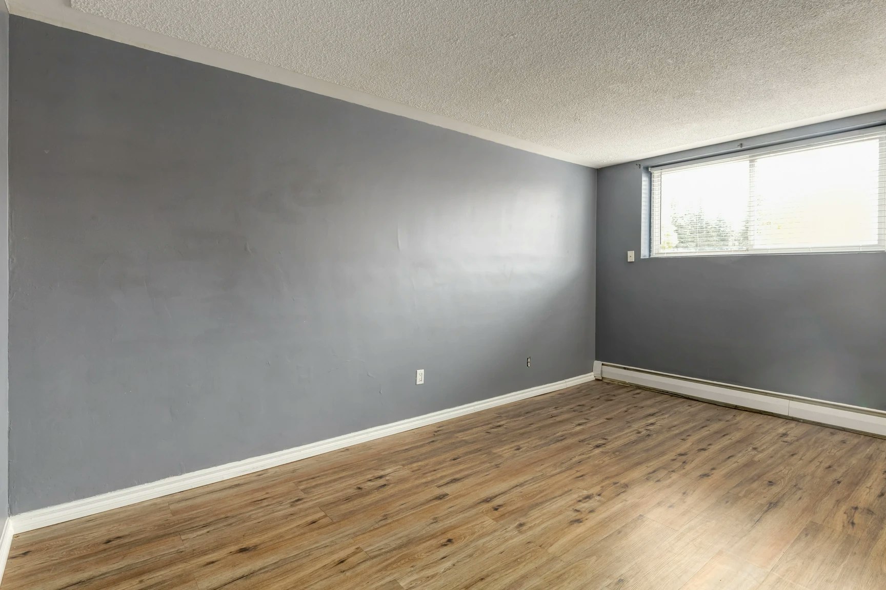 004-10955 106 Street, Edmonton, AB, T5H 2Y3 - 11