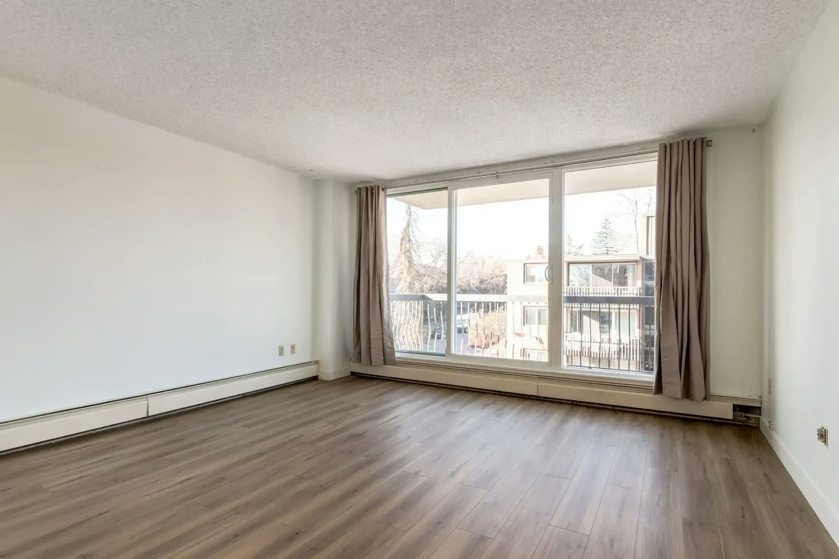 309-505 56 Avenue SW, Calgary, AB, T2V 0G6 - 3