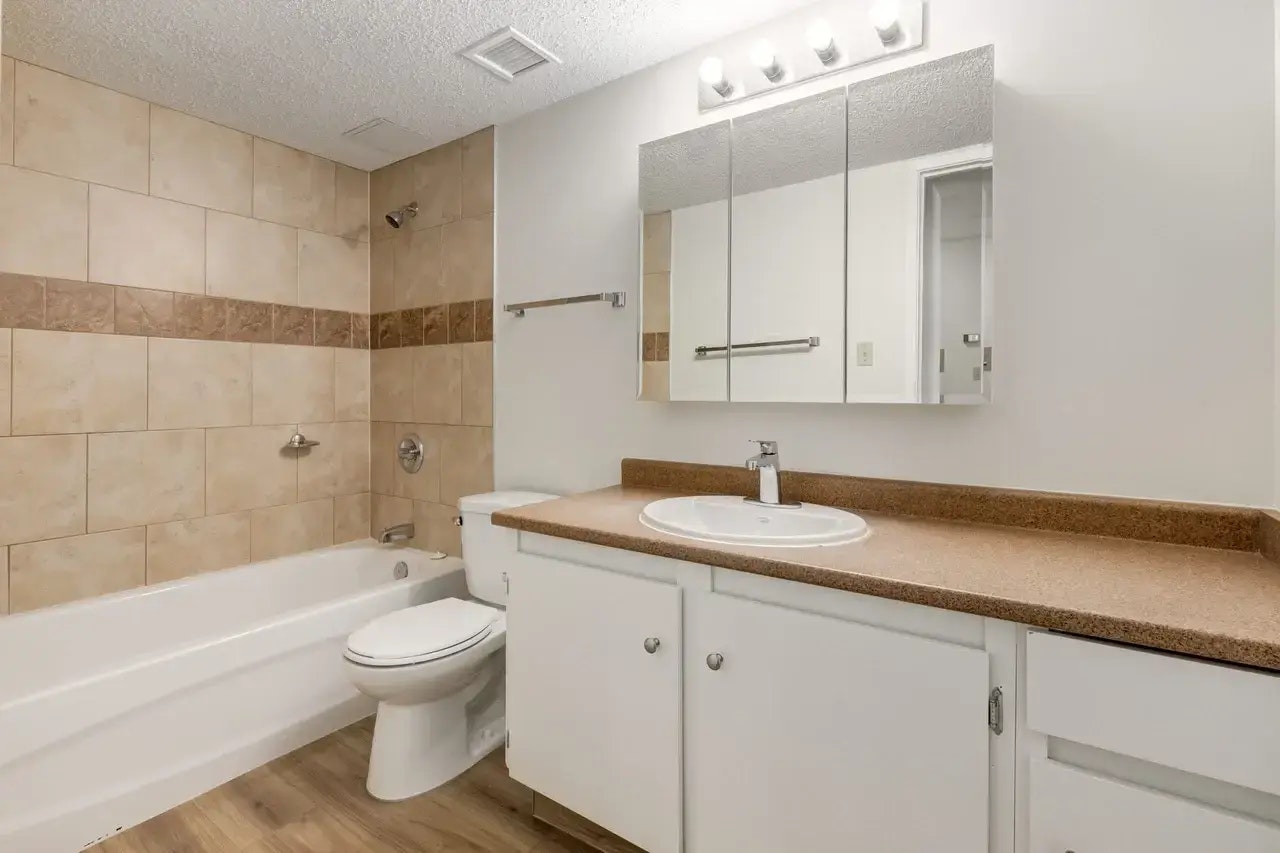 205-2404 16a Street SW, Calgary, AB, T2T 4K5 - 13