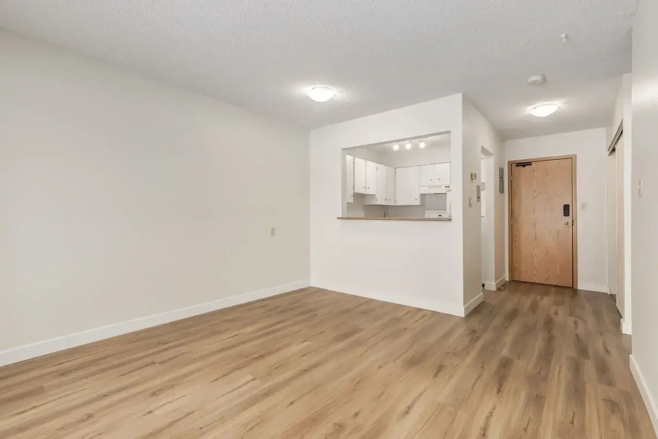 302-2404 16a Street SW, Calgary, AB, T2T 4K5 - 5