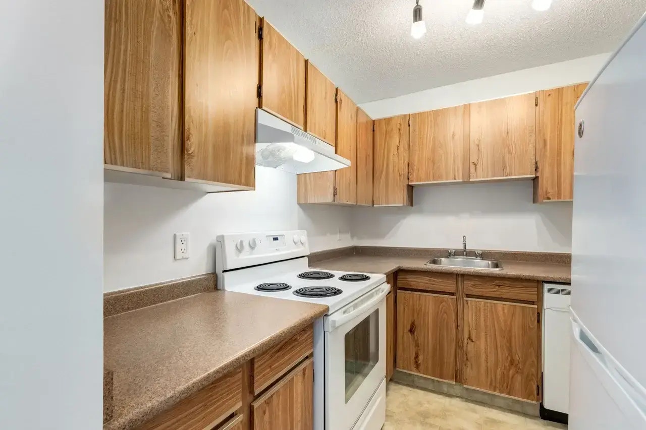 302-2404 16a Street SW, Calgary, AB, T2T 4K5 - 16
