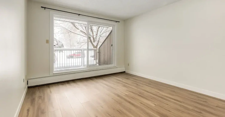 302-2404 16a Street SW, Calgary, AB, T2T 4K5