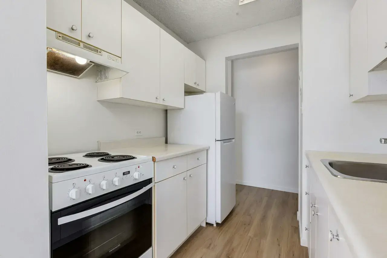 201-606 23 Avenue SW, Calgary, AB, T2S 0J7 - 4