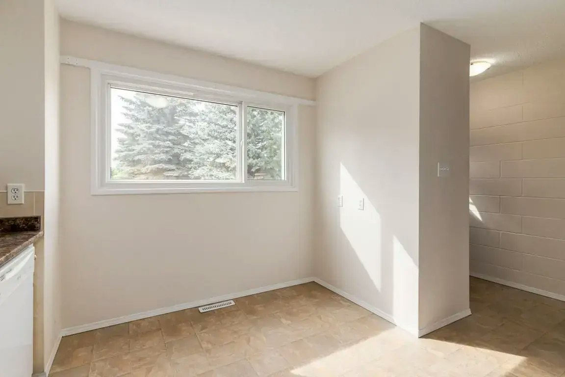102-225 Upland Drive SE, Medicine Hat, AB, T1A 3N8 - 8
