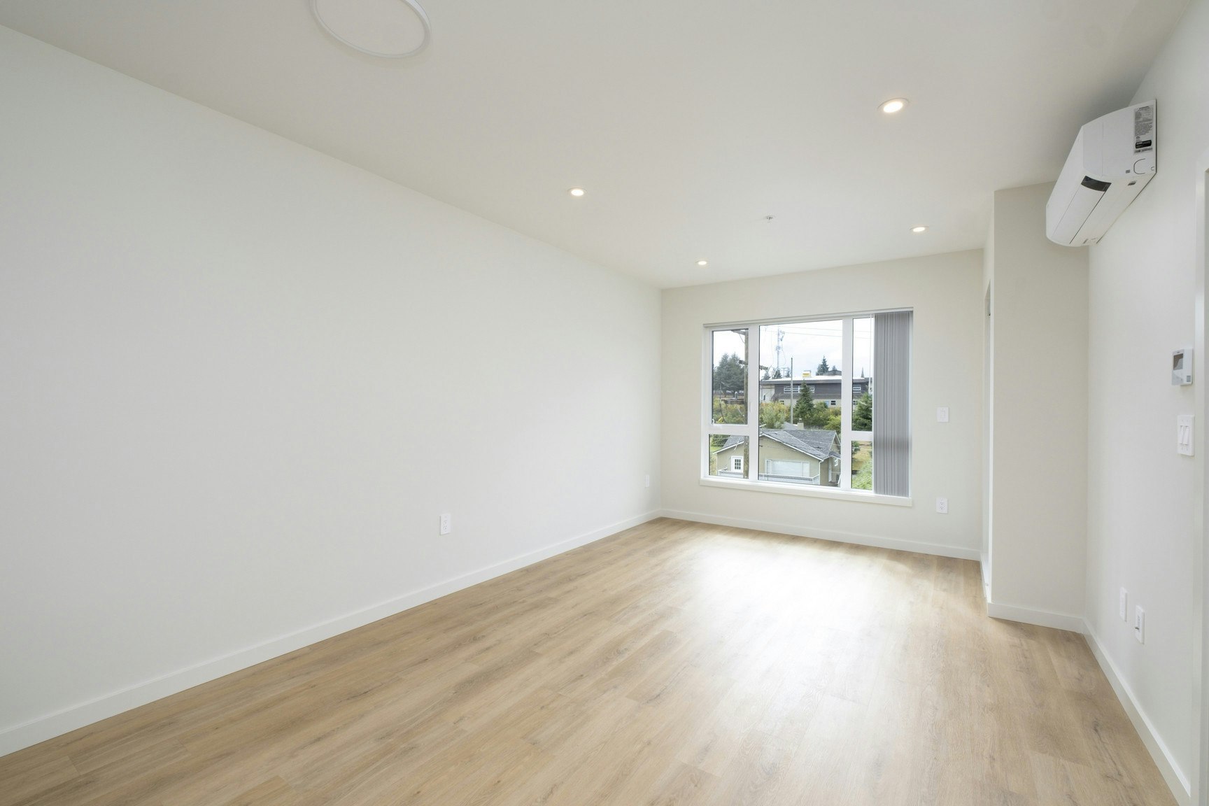 203-741 Birch Street, Campbell River, BC, V9W 0J2 - 4