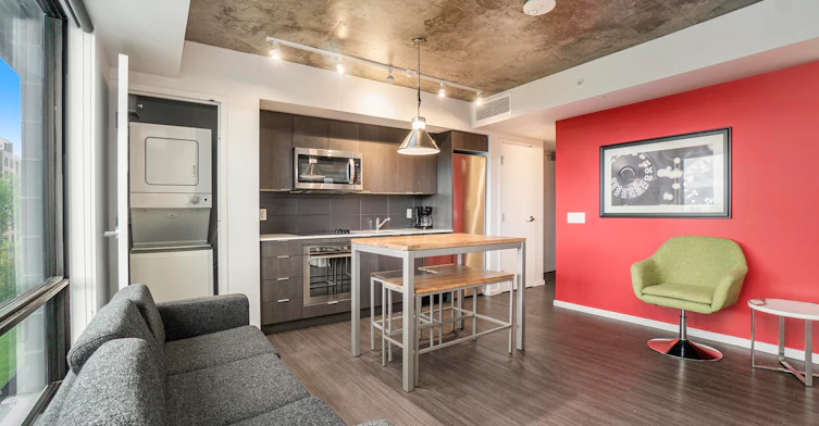 Model 03 & 06-105 Champagne Avenue S, Ottawa, ON, K1S 4P3