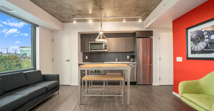 Model 03 & 06-105 Champagne Avenue S, Ottawa, ON, K1S 4P3 - 3