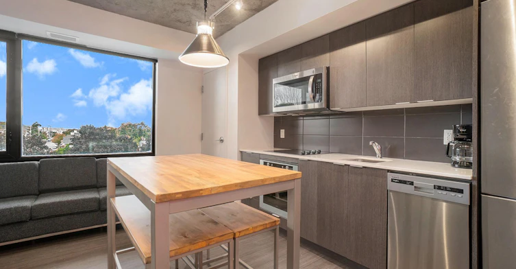 Model 03 & 06-105 Champagne Avenue S, Ottawa, ON, K1S 4P3 - 4