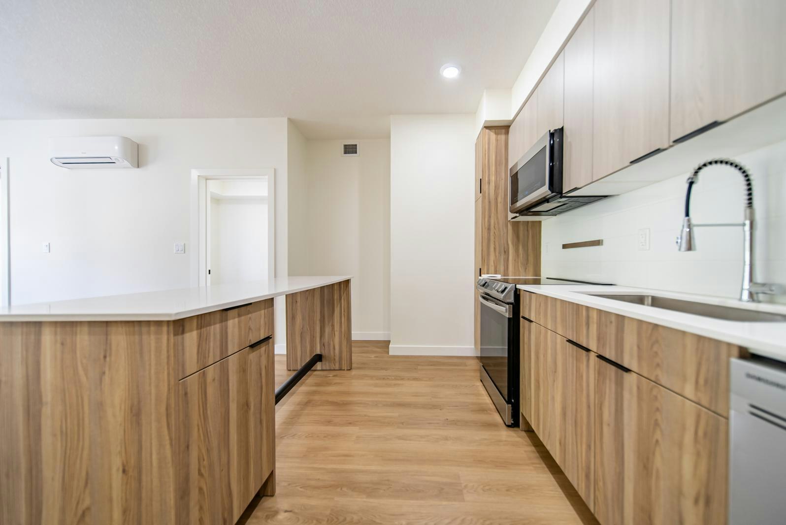 103-320 19th Avenue SW, Calgary, AB, T2S 0C9 - 5
