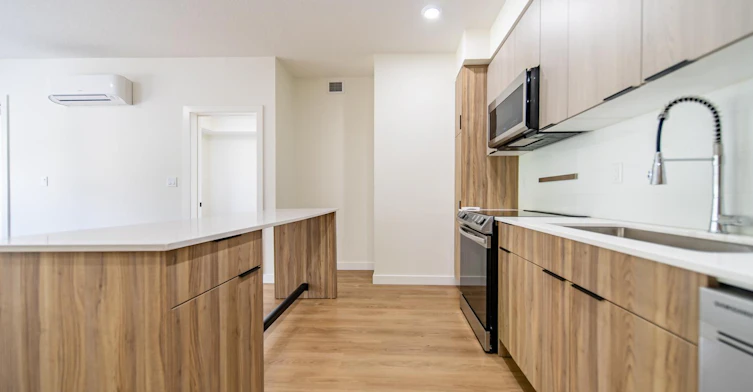 103-320 19th Avenue SW, Calgary, AB, T2S 0C9 - 5