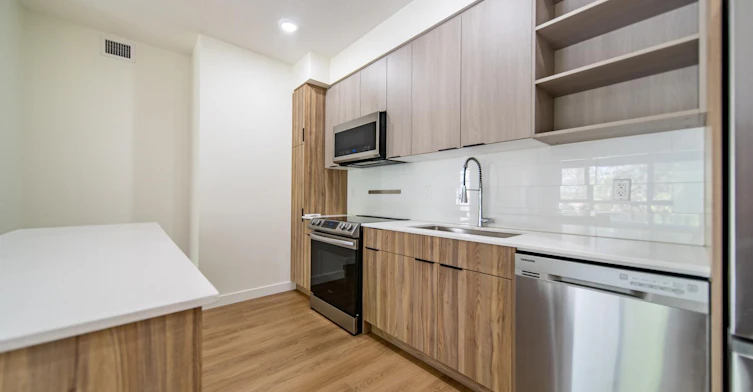103-320 19th Avenue SW, Calgary, AB, T2S 0C9 - 9