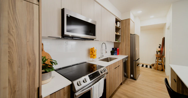 308-320 19th Avenue SW, Calgary, AB, T2S 0C9 - 9