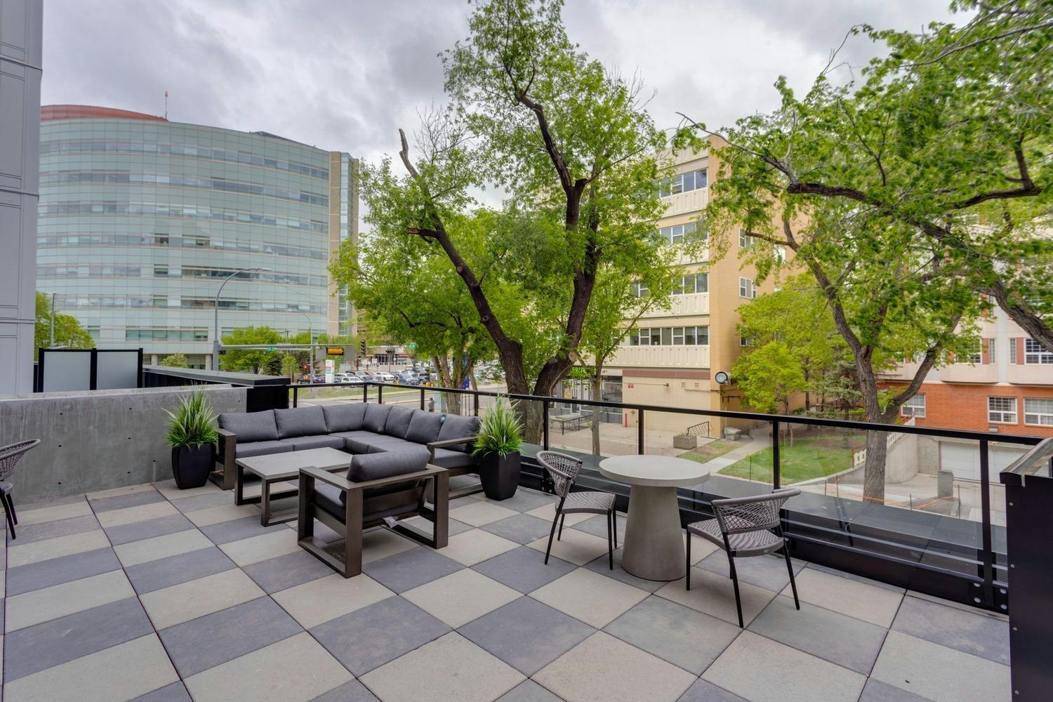 11141 84 Avenue, Edmonton, AB, T6G 2C3 - 18
