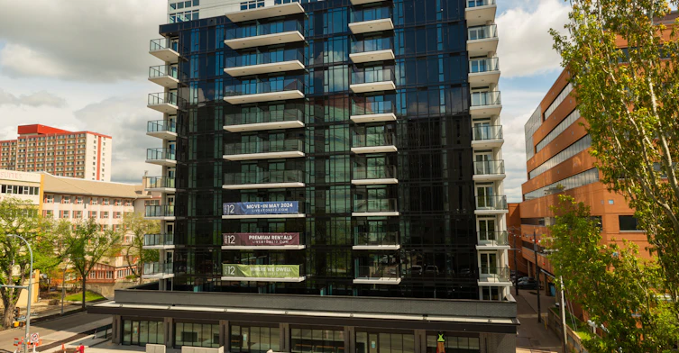 11141 84 Avenue, Edmonton, AB, T6G 2C3 - 23