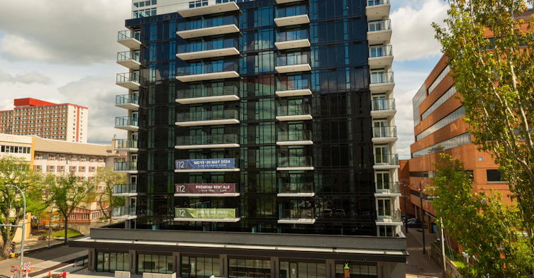 11141 84 Avenue, Edmonton, AB, T6G 2C3 - 23