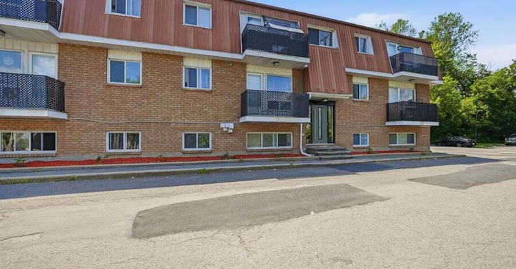 104-6632 Notre Dame Street, Ottawa, ON, K1C 1H1