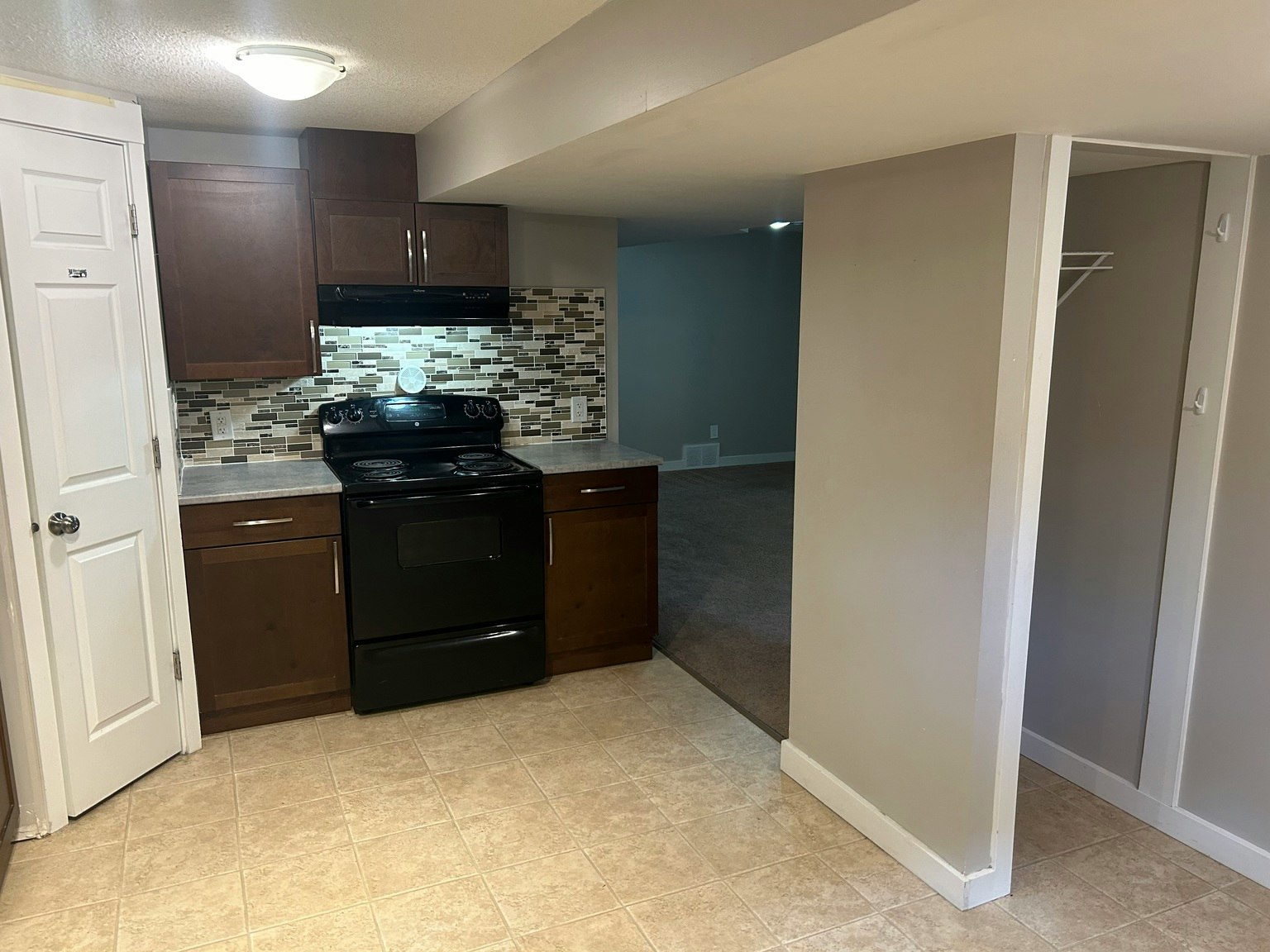 8507 138 Avenue Nw, Edmonton, AB, T5E 2A3 - 4