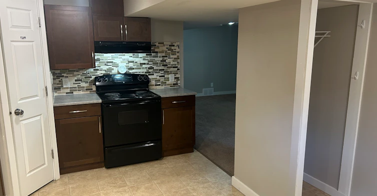 8507 138 Avenue Nw, Edmonton, AB, T5E 2A3 - 4