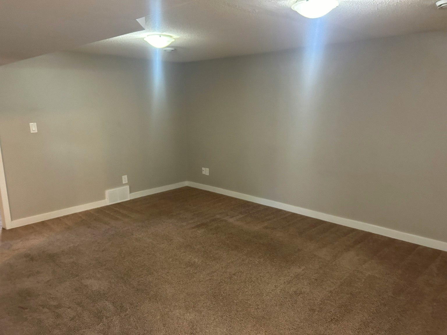 8507 138 Avenue Nw, Edmonton, AB, T5E 2A3 - 8